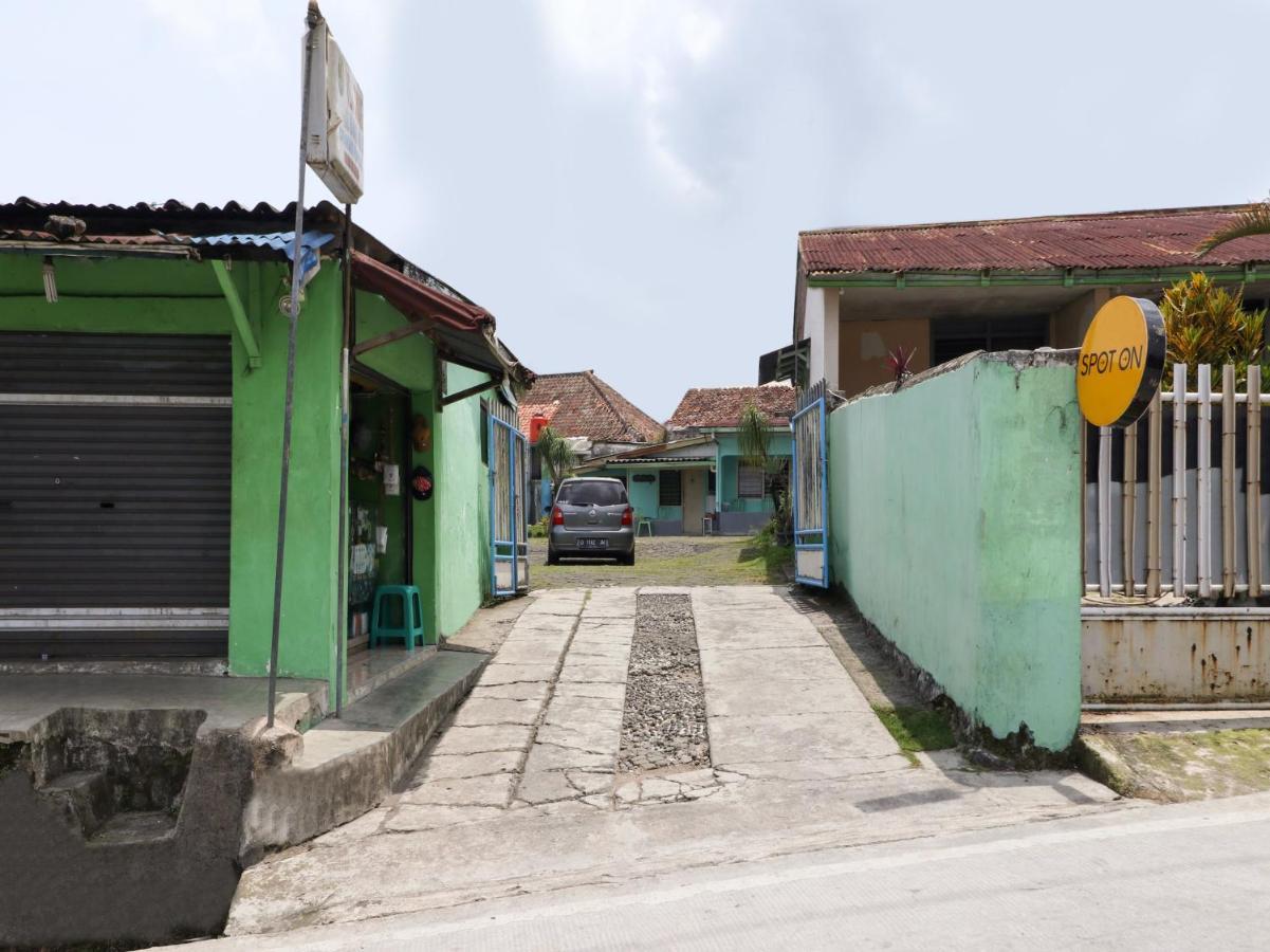 Spot On 90003 Villa Tawang 展玉 外观 照片